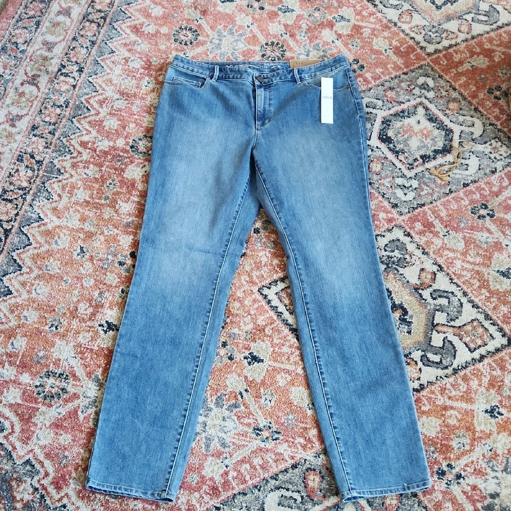 NWT Coldwater Creek Natural Fit Slim Leg Premium Denim Size 14L 👖💙🎁